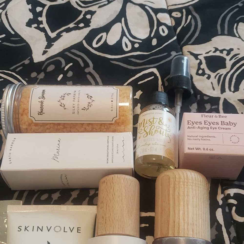 Beauty Bundle - Picture 3 of 5